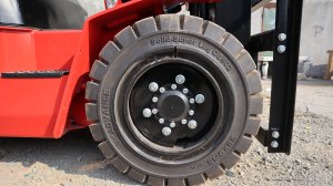 Nguyên nhân khiến bánh xe nâng bị hỏng